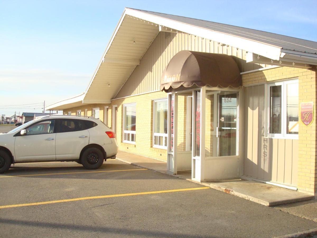 Hotel Le Campagnard Matane Exterior foto